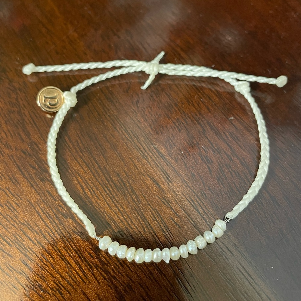 Pura Vida mini braided white bracelet with freshwater pearls